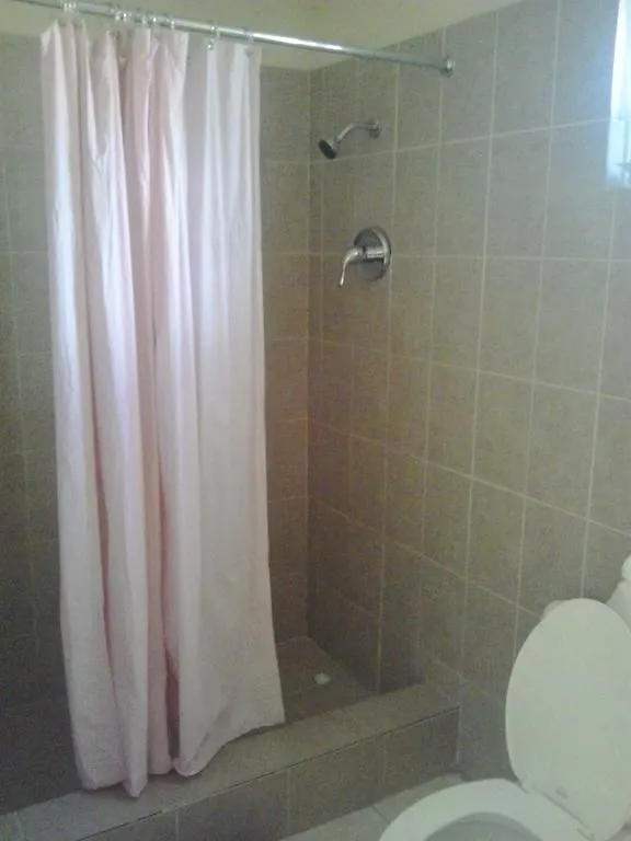 Ocean Breeze Hotel Southfield